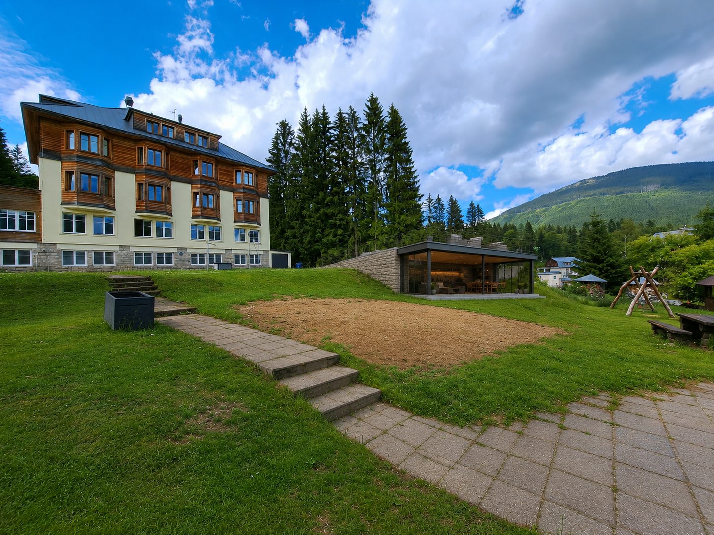 Vizualizace zastřešeného posezení – pohled 2